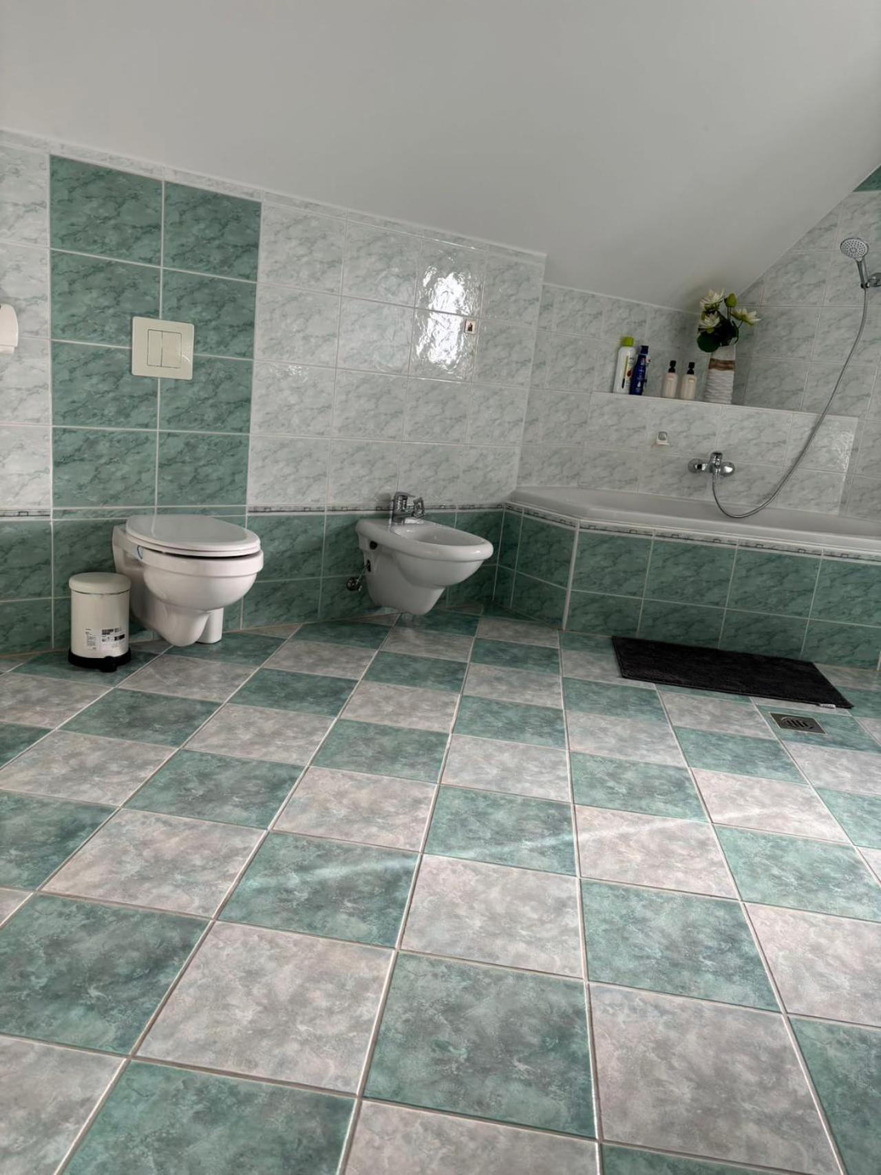 Garden Villa Budapest Ngoại thất bức ảnh